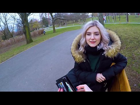 ❤️ Sluk 'n vreemdeling se warm kom vir geld - blowjob in the park deur Eva Elfie ️❌ Russiese pornografie by ons ❌️